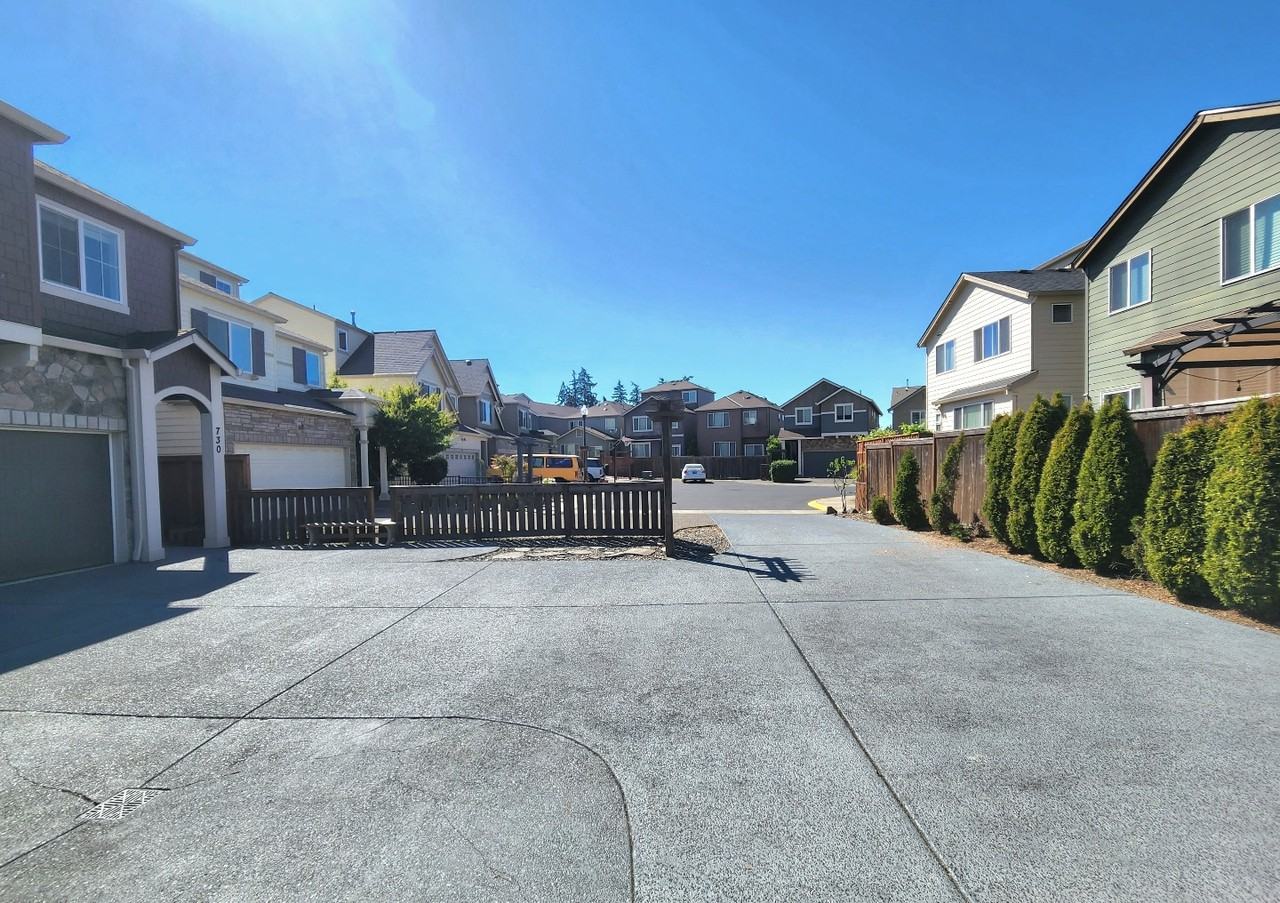 730 Sw 207th Pl #NA - Photo 3 of 50