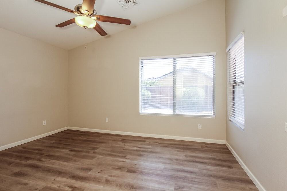 15519 N 158th Ln - Photo 7 of 16