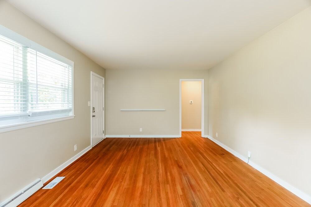 1108 Sherwood Forest Dr - Photo 4 of 16