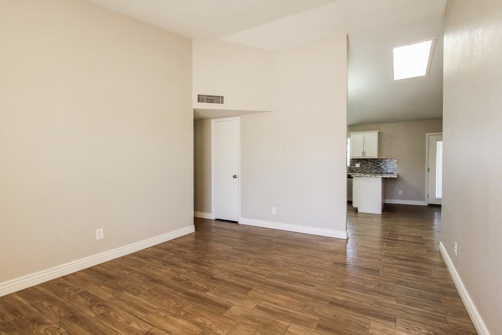 7014 W Canterbury Dr - Photo 4 of 16