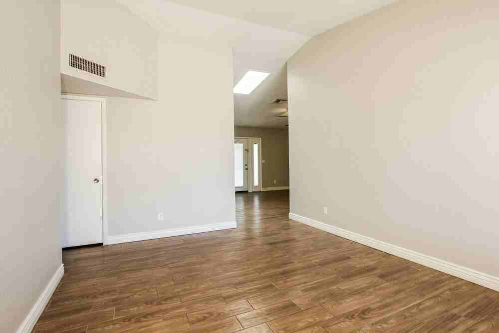 7014 W Canterbury Dr - Photo 6 of 16