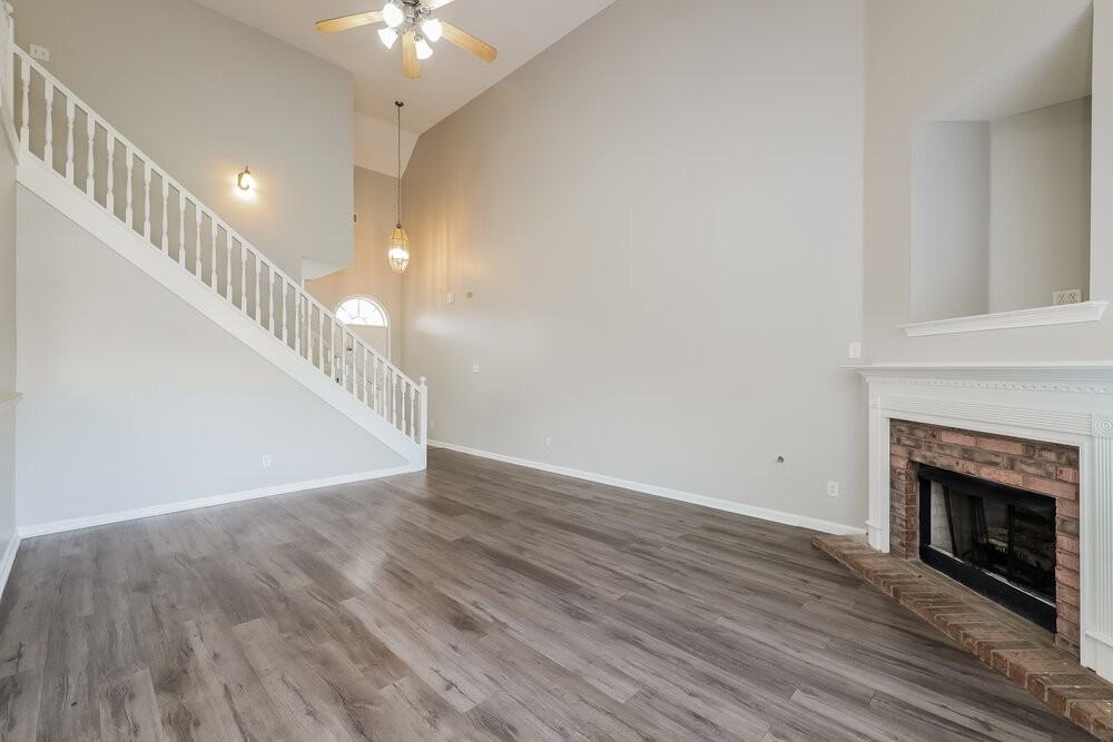 10076 Sutton Ridge Ln - Photo 5 of 17