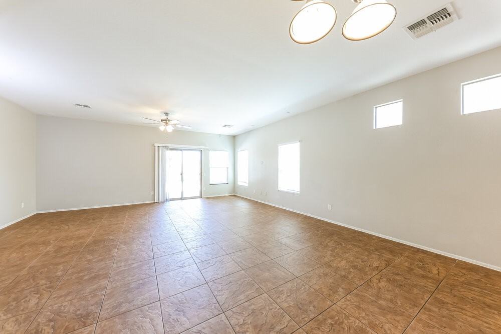 5438 W Pollack St - Photo 6 of 16