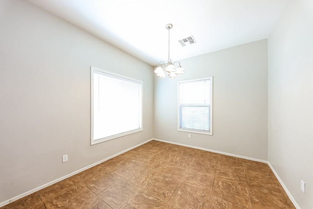 5438 W Pollack St - Photo 7 of 16