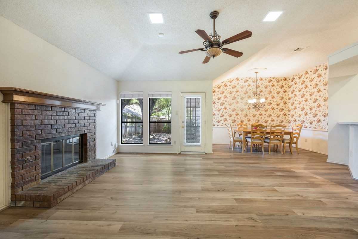 2016 Hearthside Ln - Photo 4 of 16