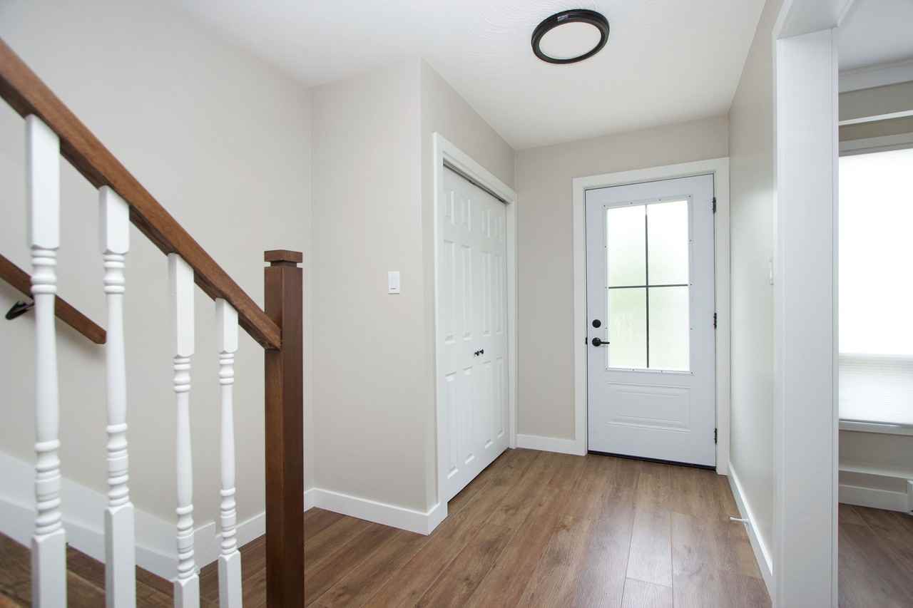 98 Durham St Uppr - Photo 2 of 17