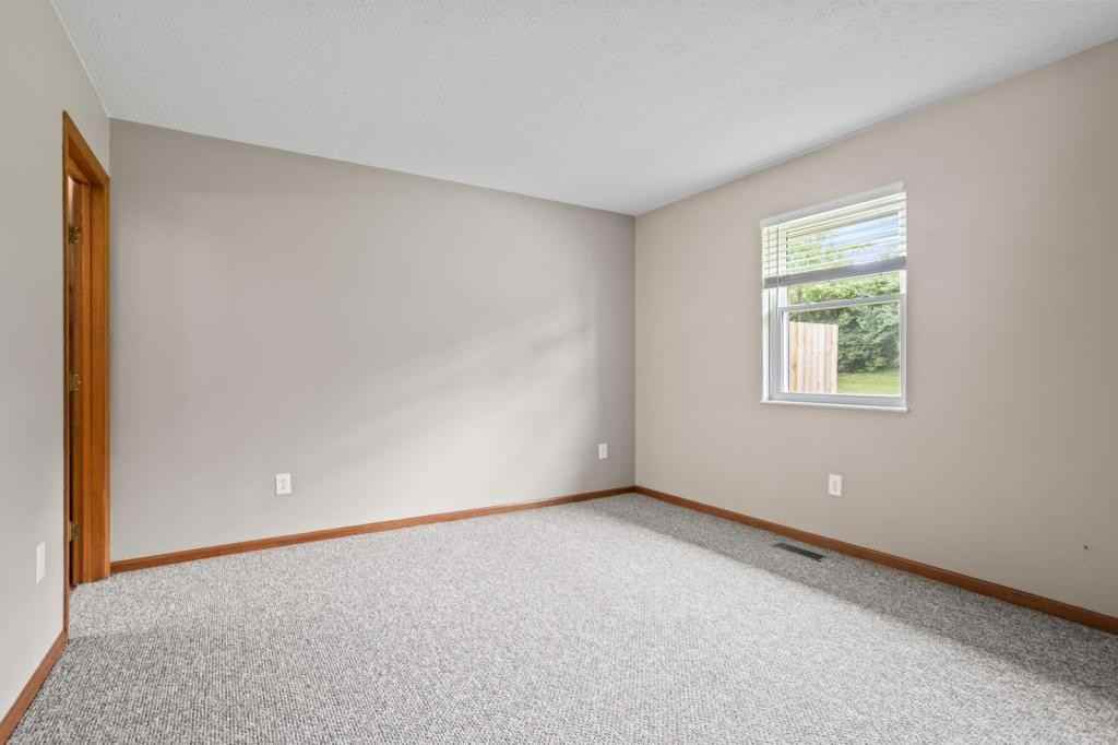 3477 Redbud Dr - Photo 6 of 7
