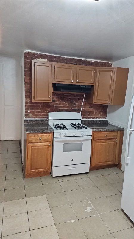 320 Willow St ##3 - Photo 3 of 18