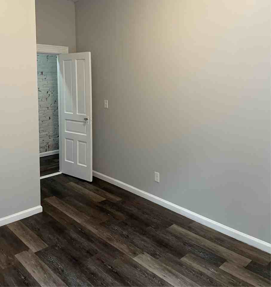 2127 Chippewa St - Photo 2 of 6