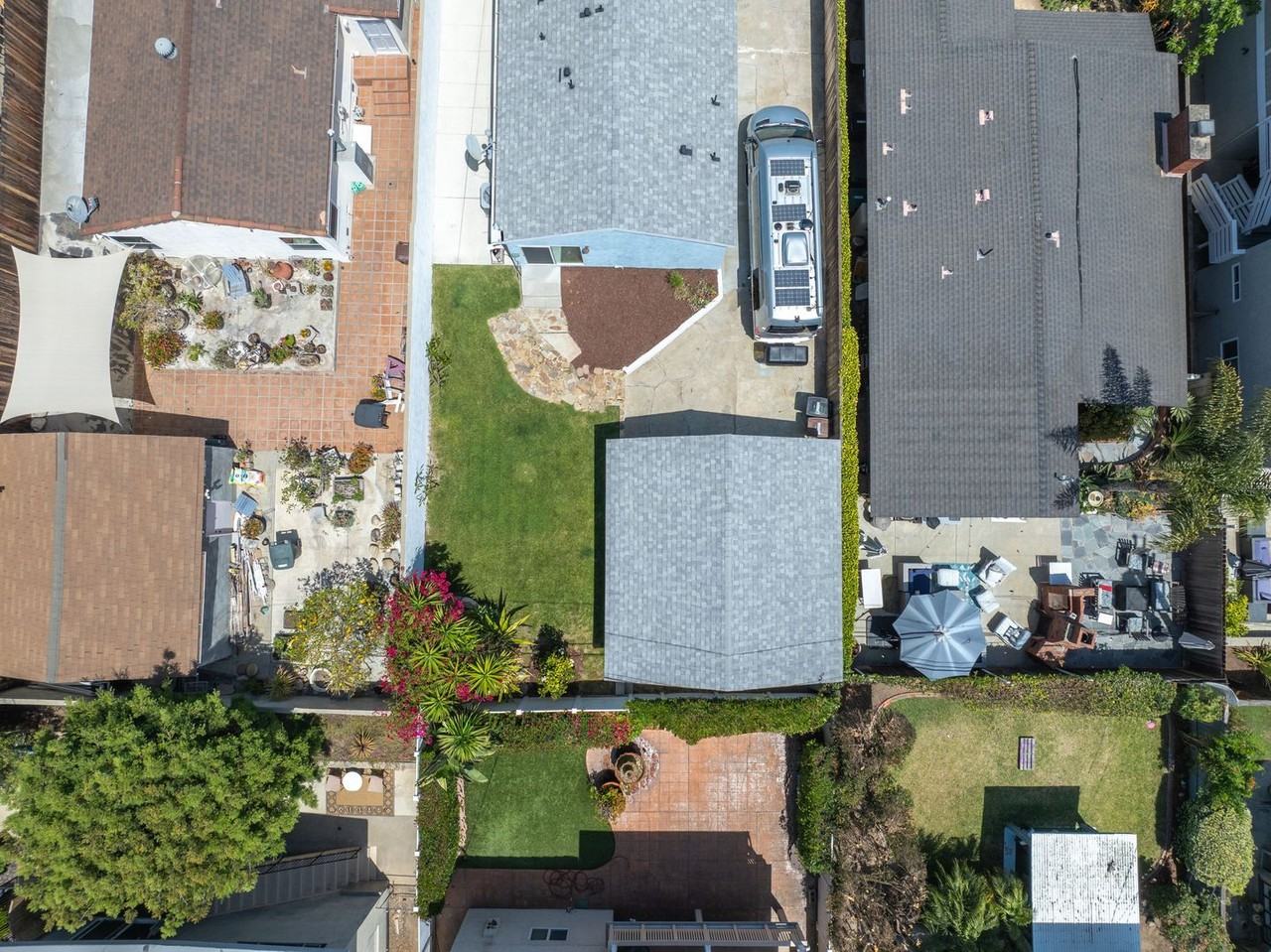 33895 Alcazar Dr - Photo 5 of 43