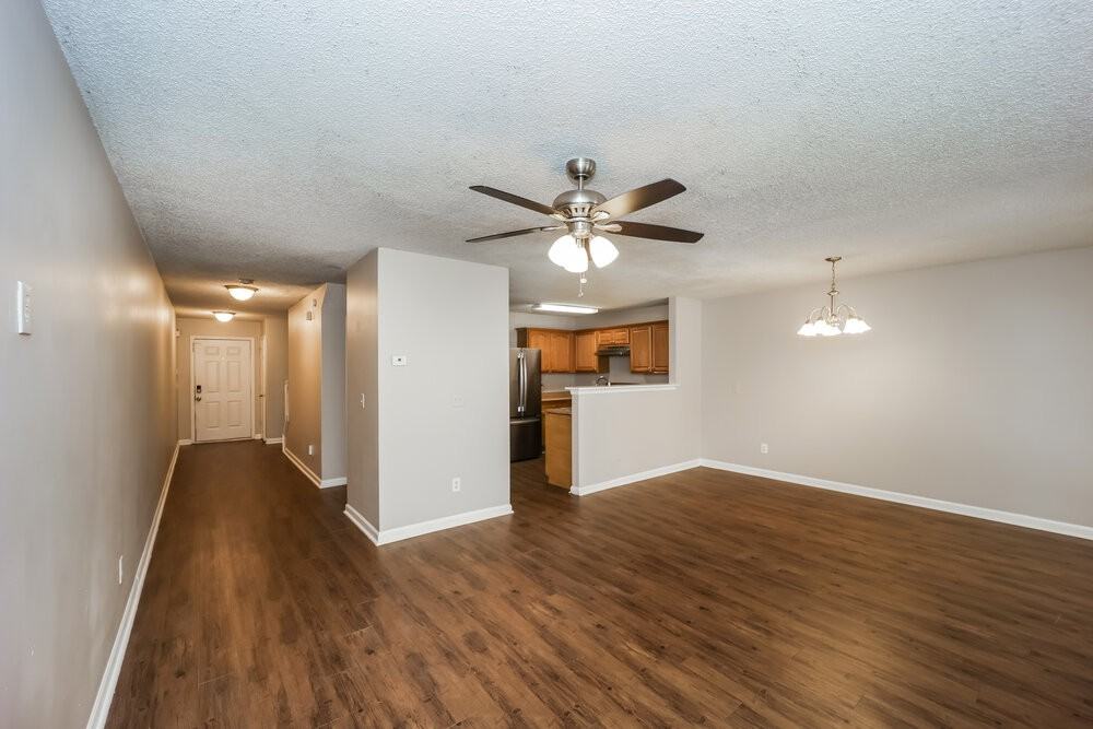 1315 Maple Valley Ct - Photo 4 of 17