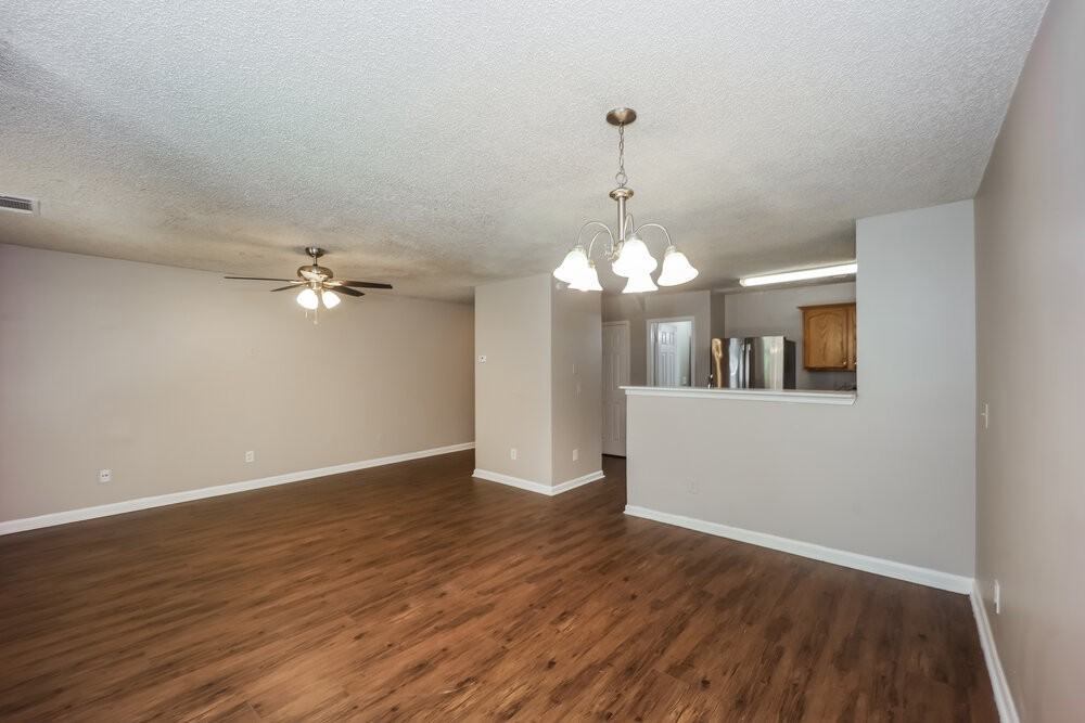 1315 Maple Valley Ct - Photo 6 of 17