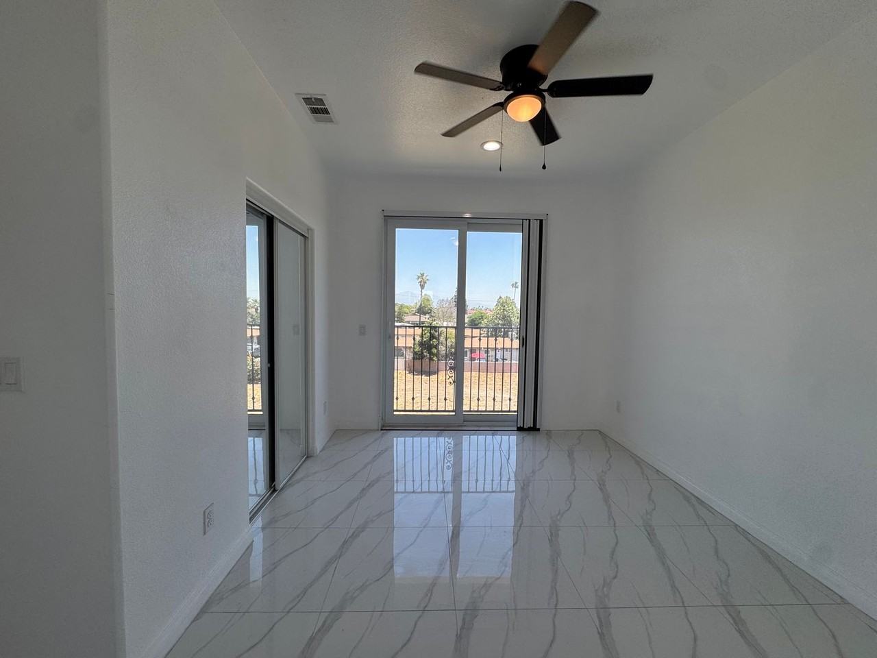 Arrow Apartments - Photo 4 of 7