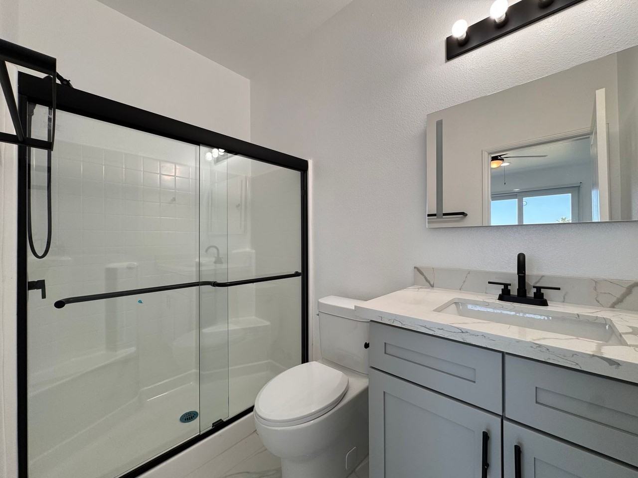 Arrow Apartments - Photo 6 of 7