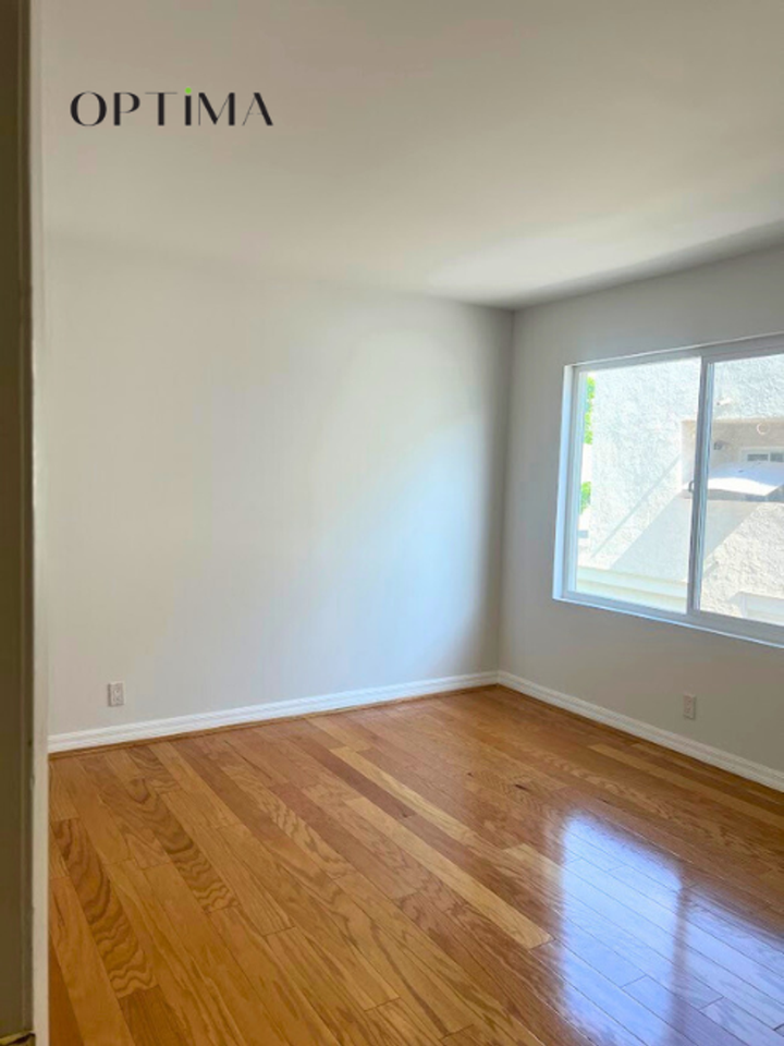 18411 Hatteras St - Photo 7 of 12