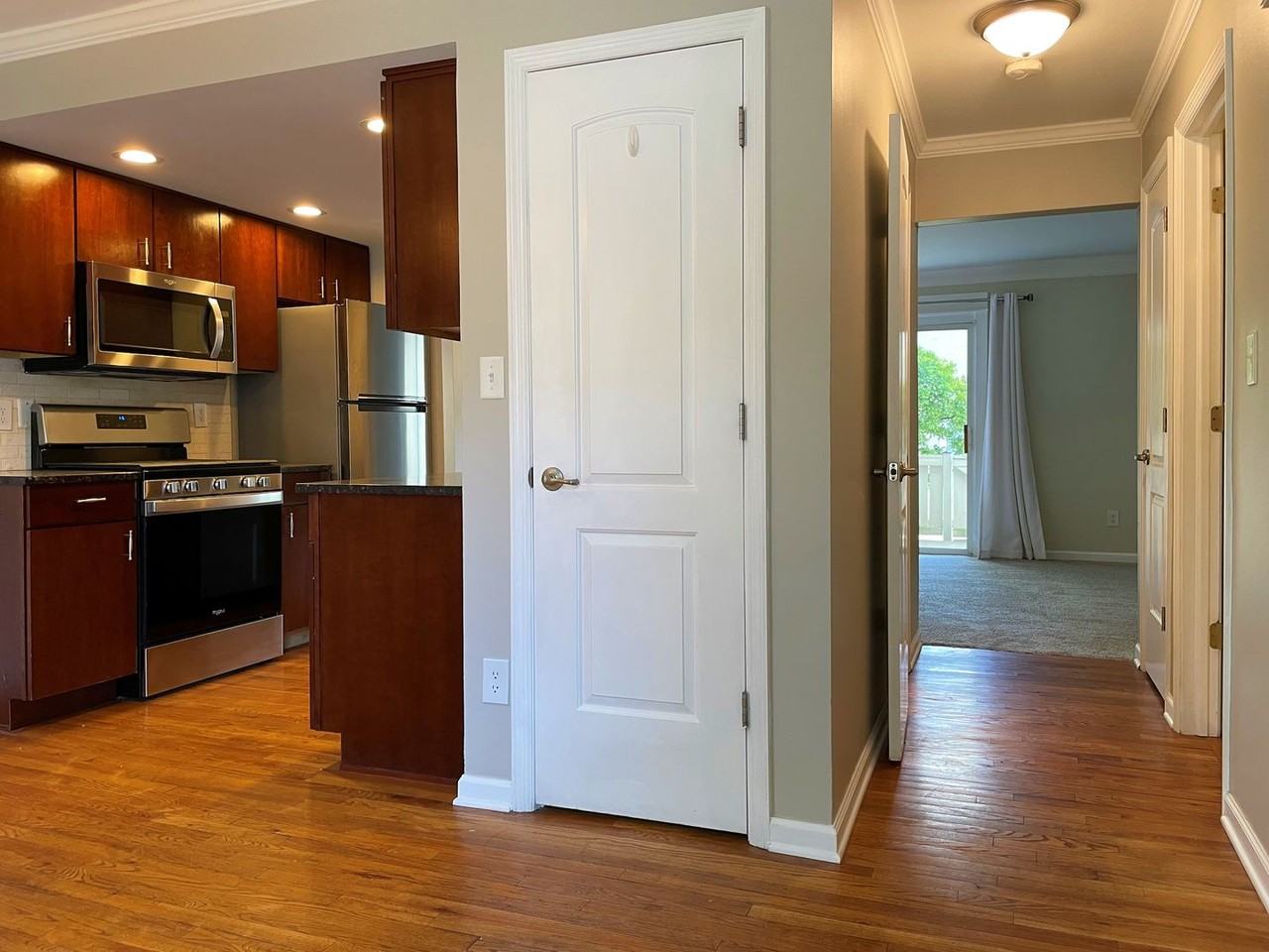 2575 Olde Hill Ct N - Photo 3 of 30