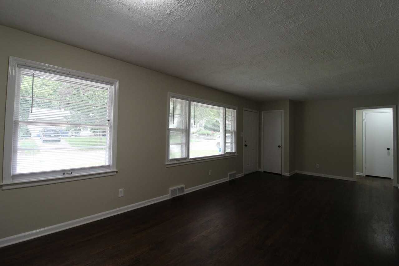 6116 W 54th Ter - Photo 2 of 14