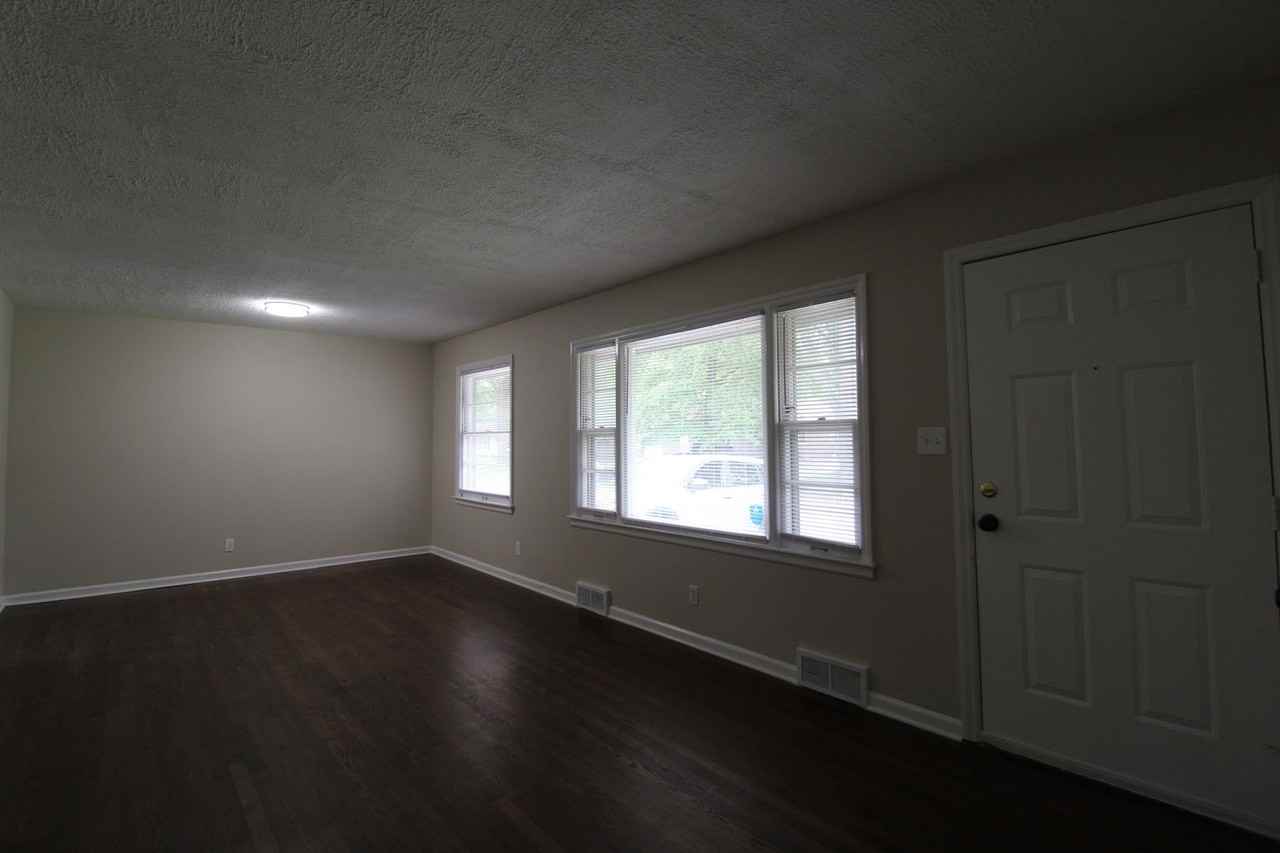 6116 W 54th Ter - Photo 3 of 14