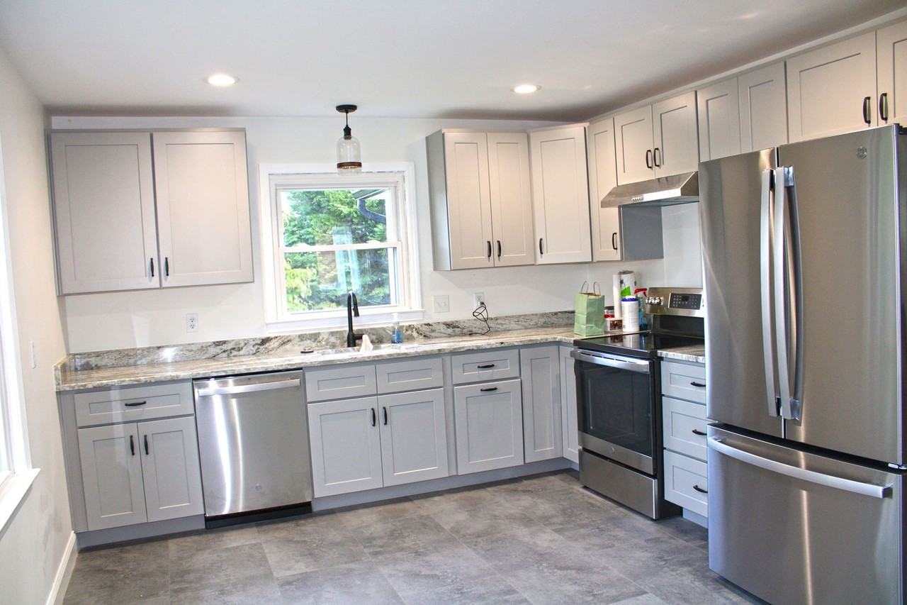 222 Ashworth Ave - Photo 3 of 8