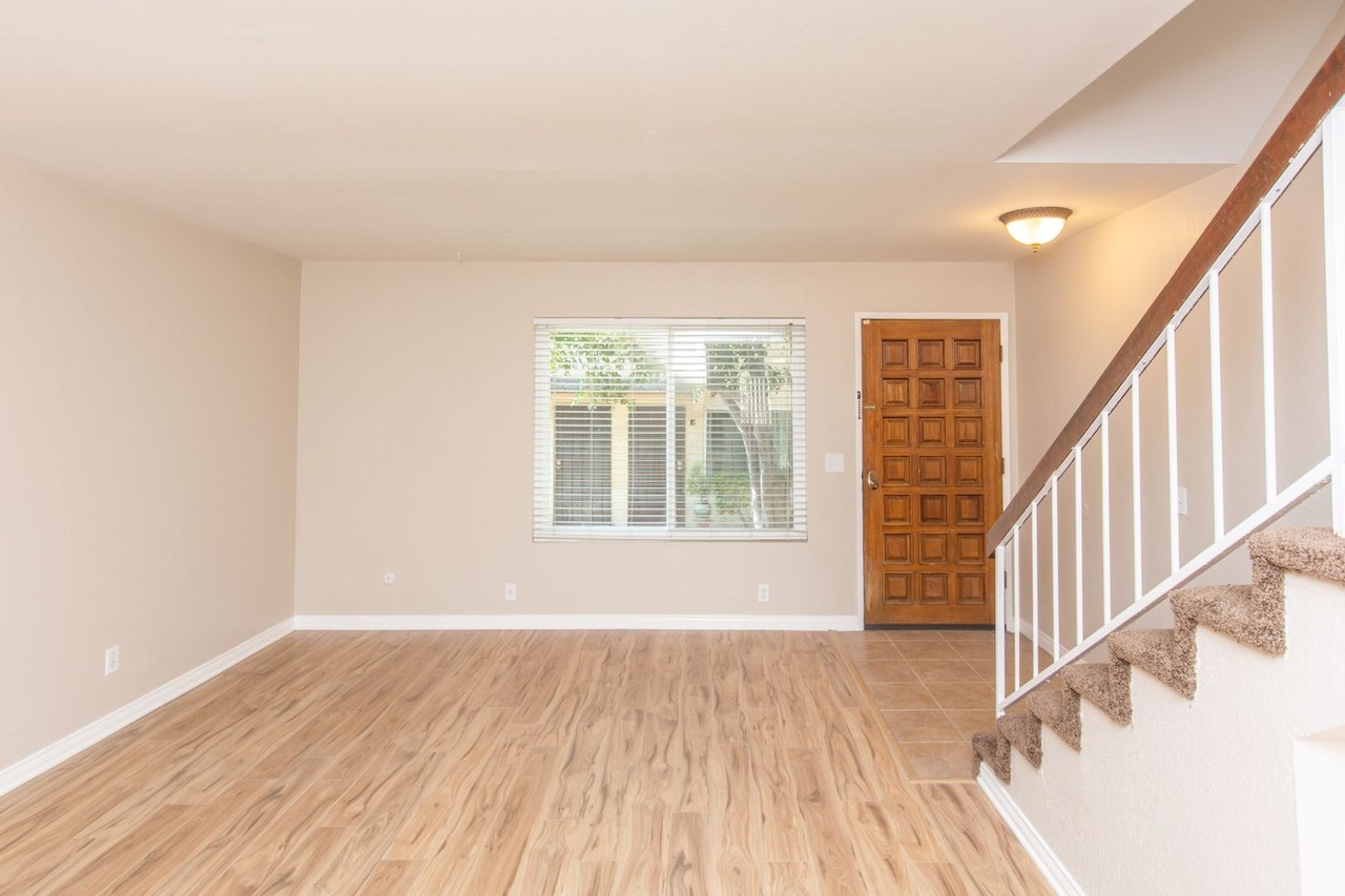 3615 Lemona Ave - Photo 3 of 22