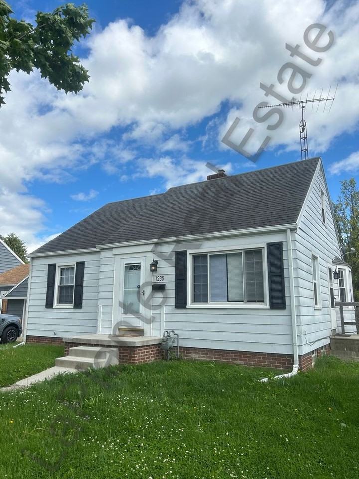1235 Glenview Rd - Photo 2 of 21
