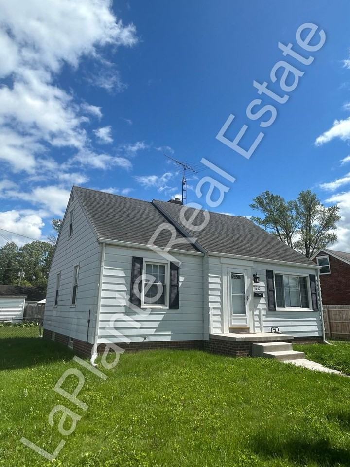 1235 Glenview Rd - Photo 3 of 21