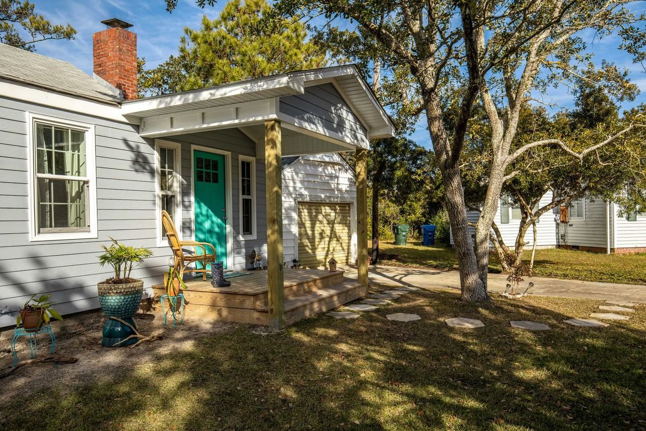 114 Chestnut Dr - Photo 2 of 50