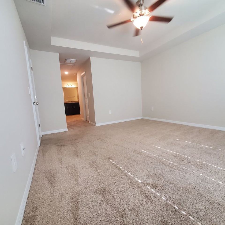 4409 Ne 15th Pl - Photo 3 of 12