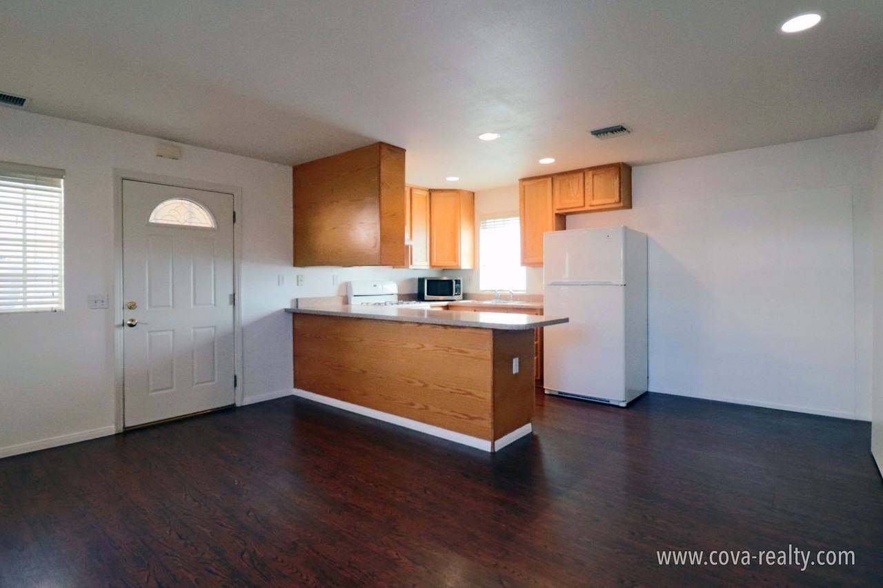 3115 Dwight Ave - Photo 2 of 11