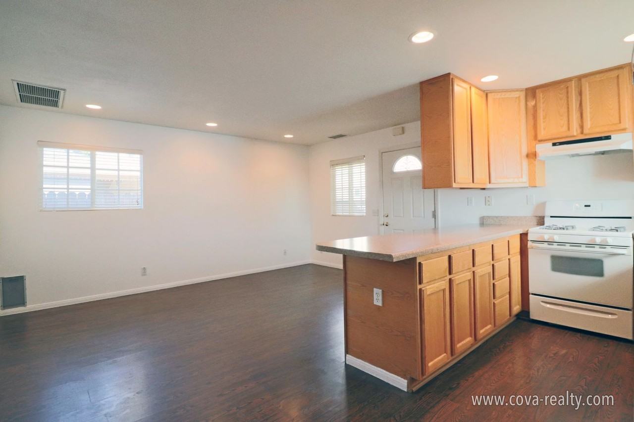 3115 Dwight Ave - Photo 5 of 11