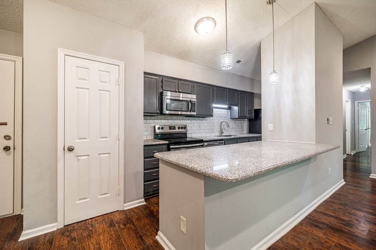 1320 Park Glen Dr - Photo 2 of 20
