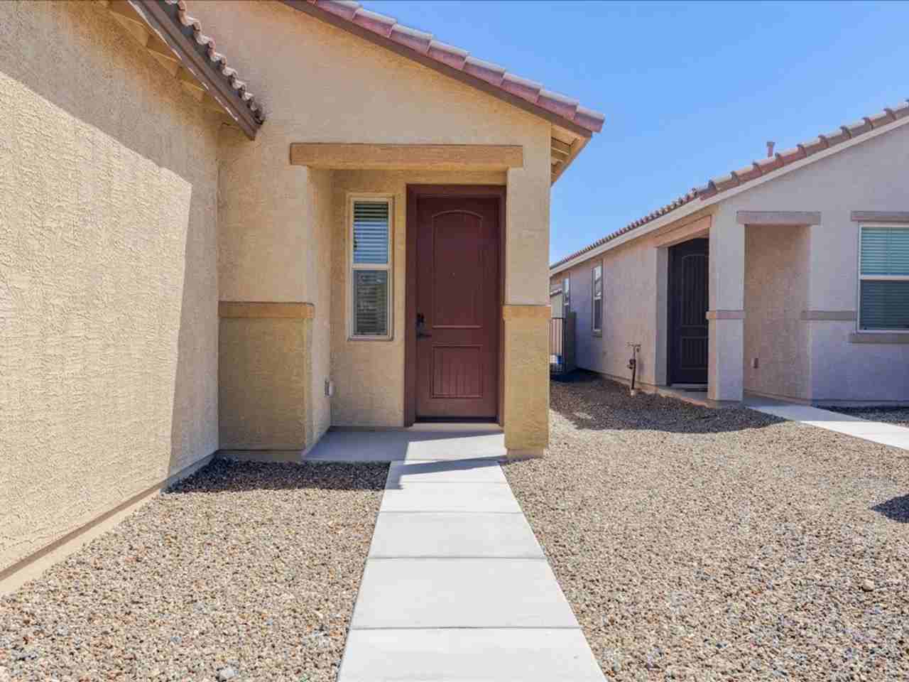 10560 W Waveland Dr - Photo 2 of 23