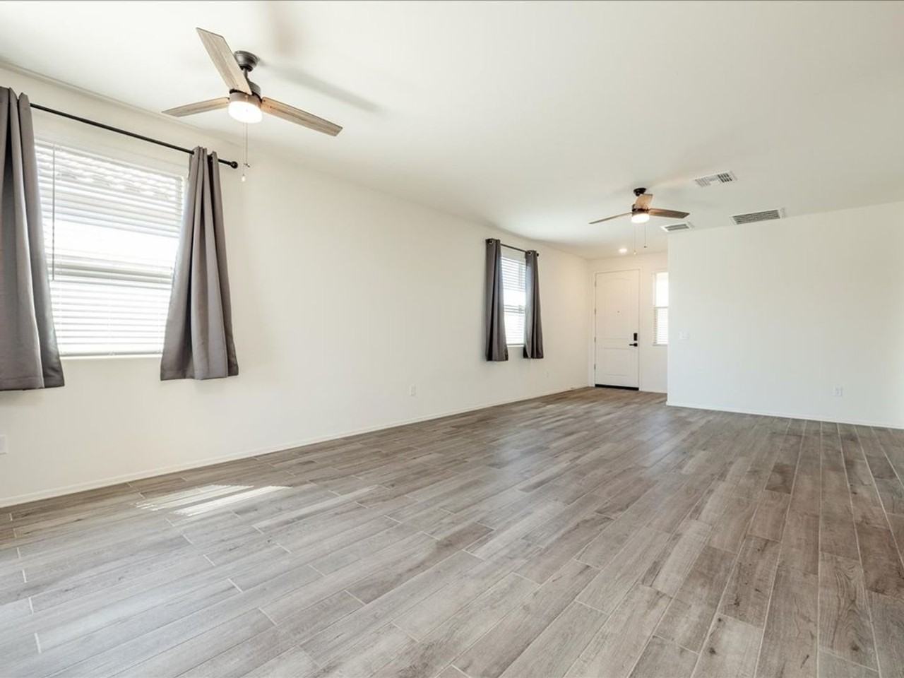 10560 W Waveland Dr - Photo 6 of 23