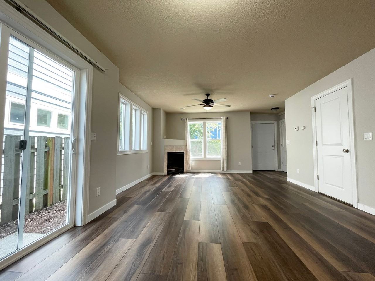 9322 N Macrum Ave - Photo 2 of 24