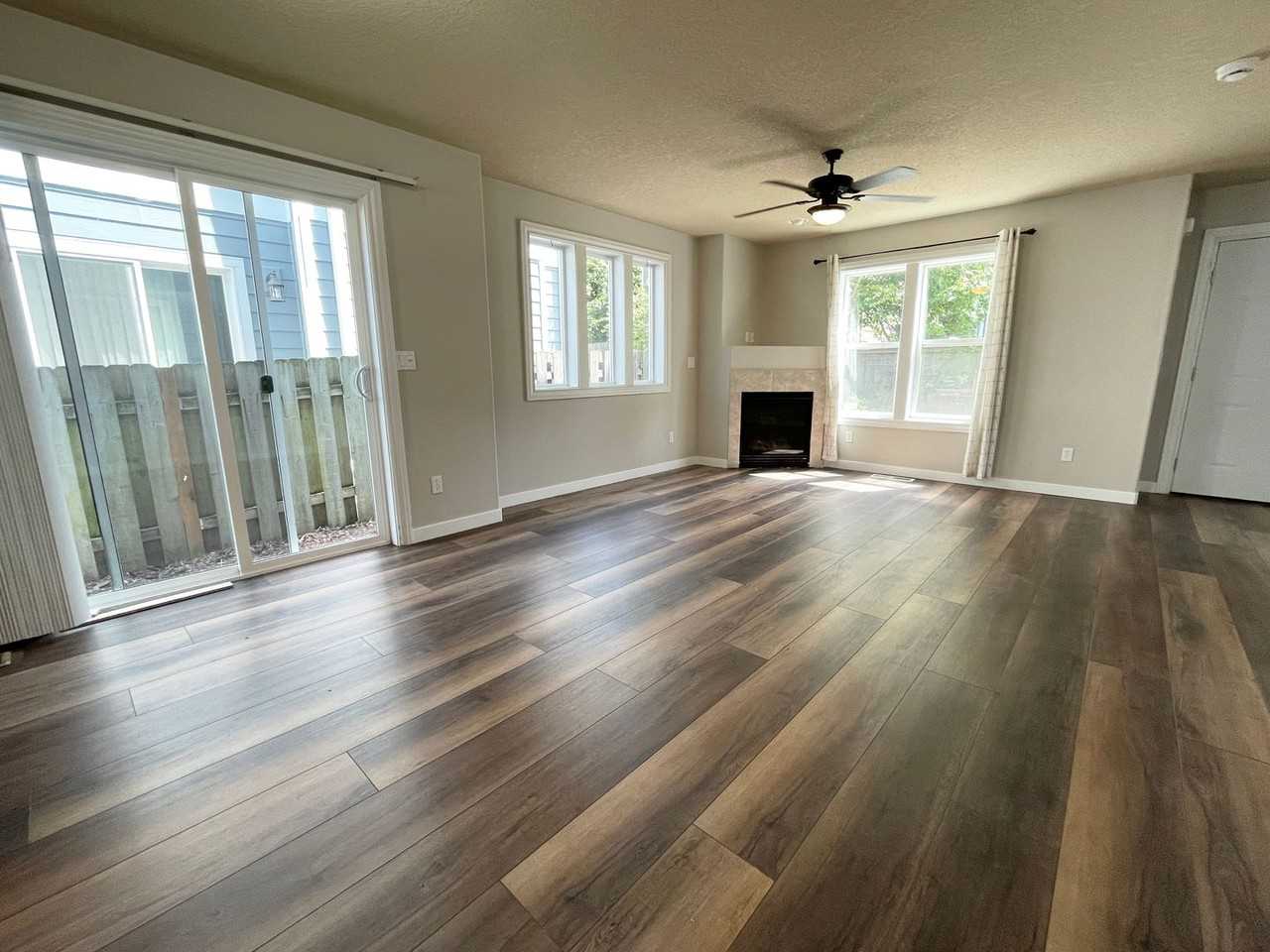 9322 N Macrum Ave - Photo 3 of 24