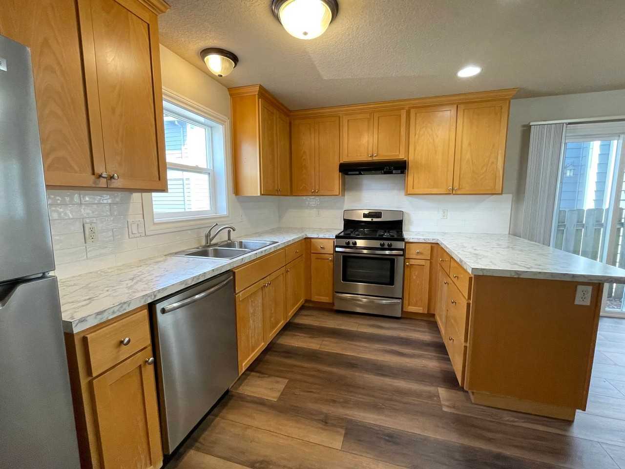 9322 N Macrum Ave - Photo 5 of 24