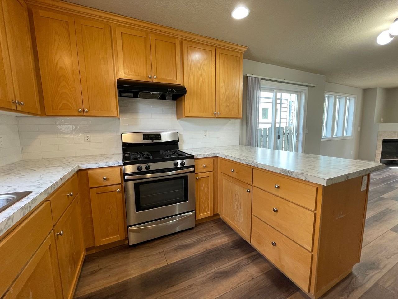 9322 N Macrum Ave - Photo 6 of 24