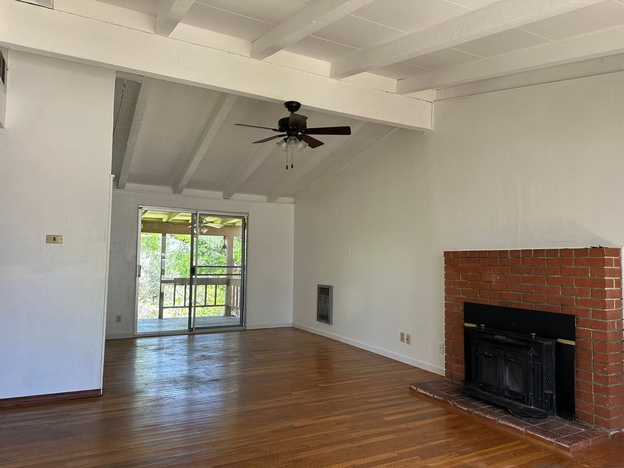 1450 Riviera Dr - Photo 3 of 47