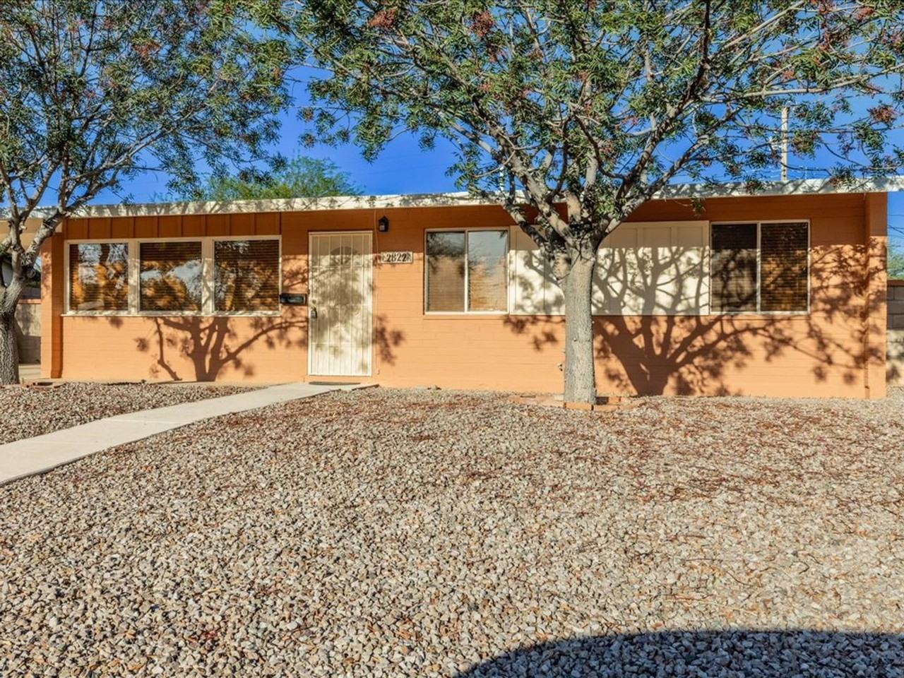 2822 N Magnolia Ave - Photo 2 of 23