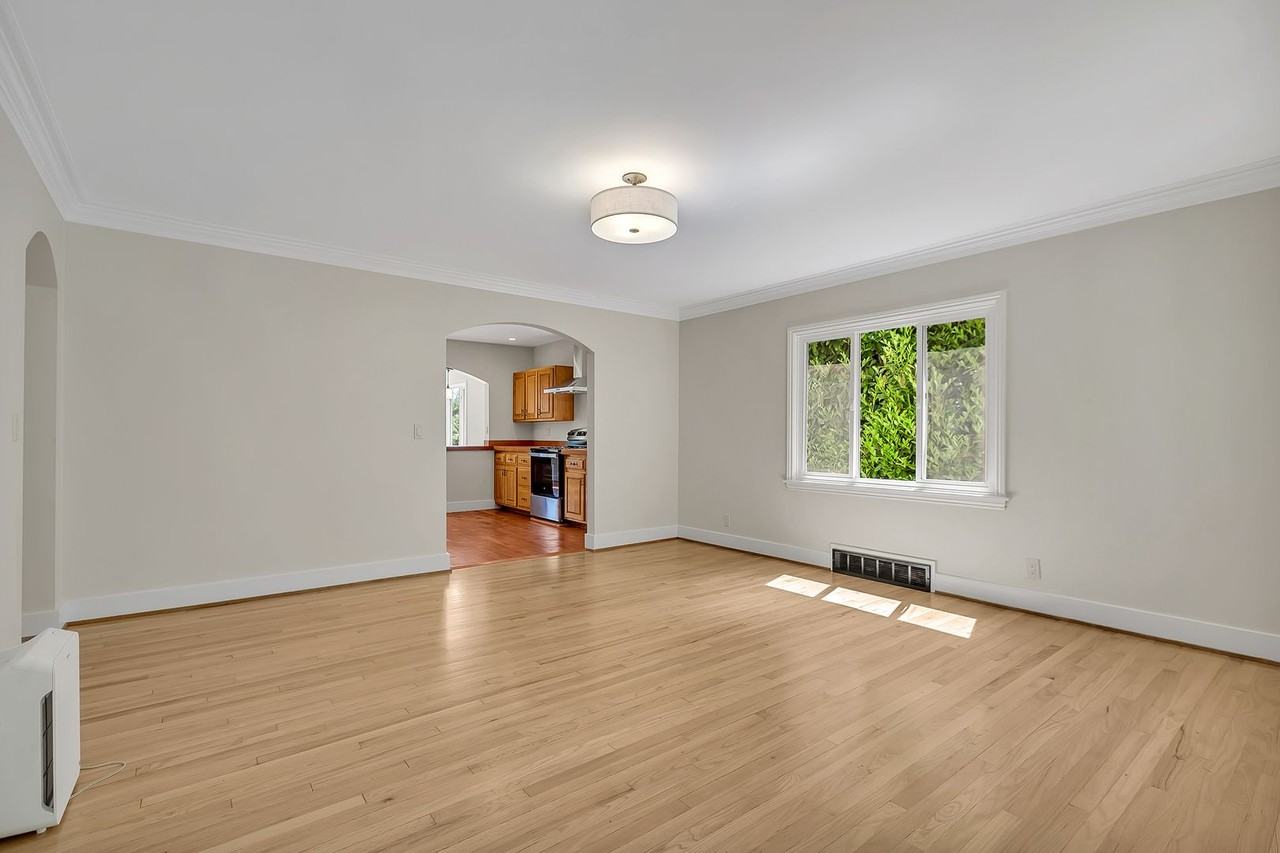 7920 29th Ave Sw - Photo 3 of 32