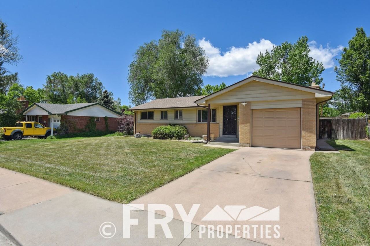 2857 S Joslin Ct - Photo 3 of 28