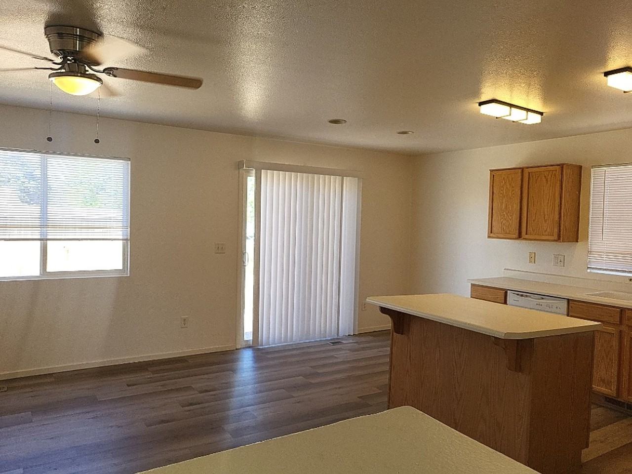 9940 Brightridge Dr - Photo 4 of 13