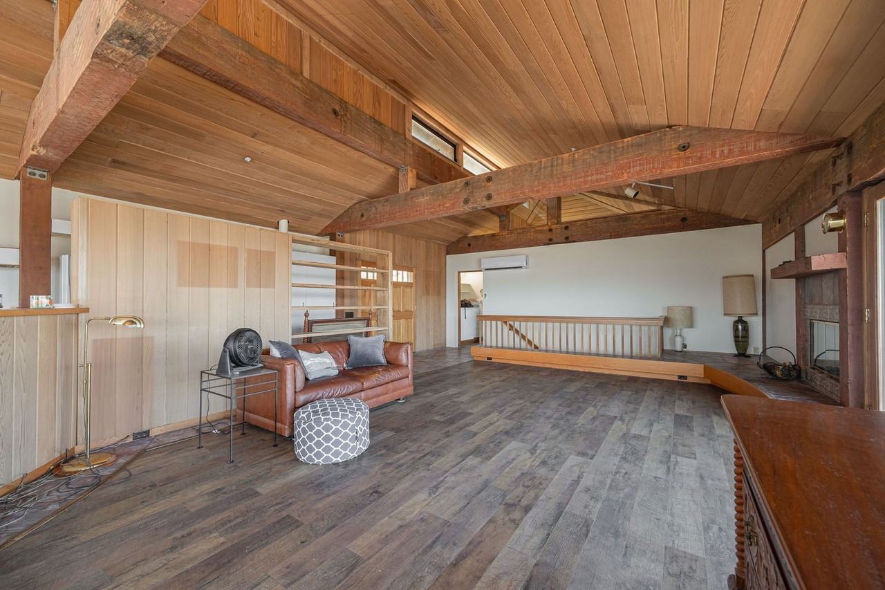 1210 Merritt Dr - Photo 3 of 27