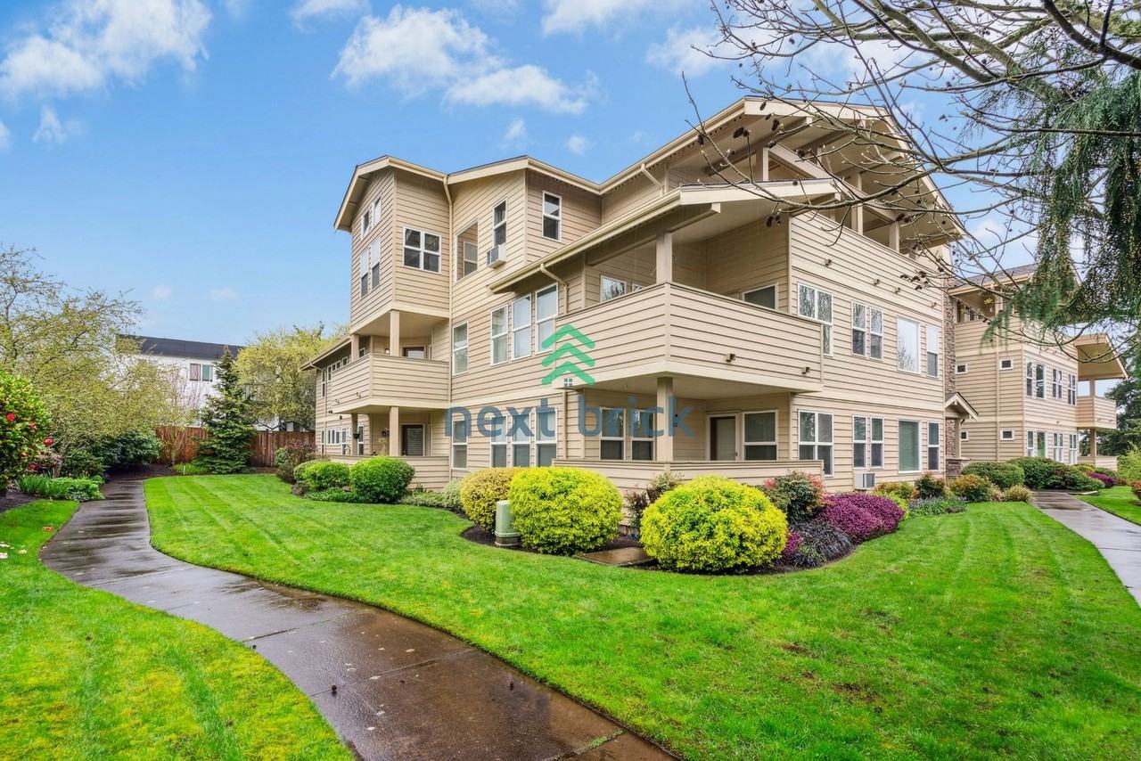 430 Sw 156th St #202 - Photo 2 of 25