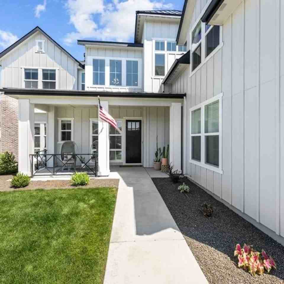 7750 W Cardinal Dr - Photo 3 of 29