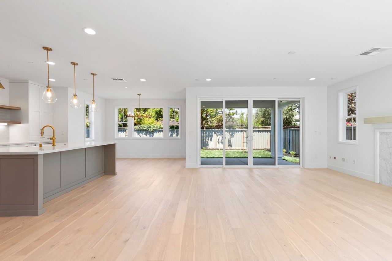 1573 Chestnut St - Photo 3 of 27