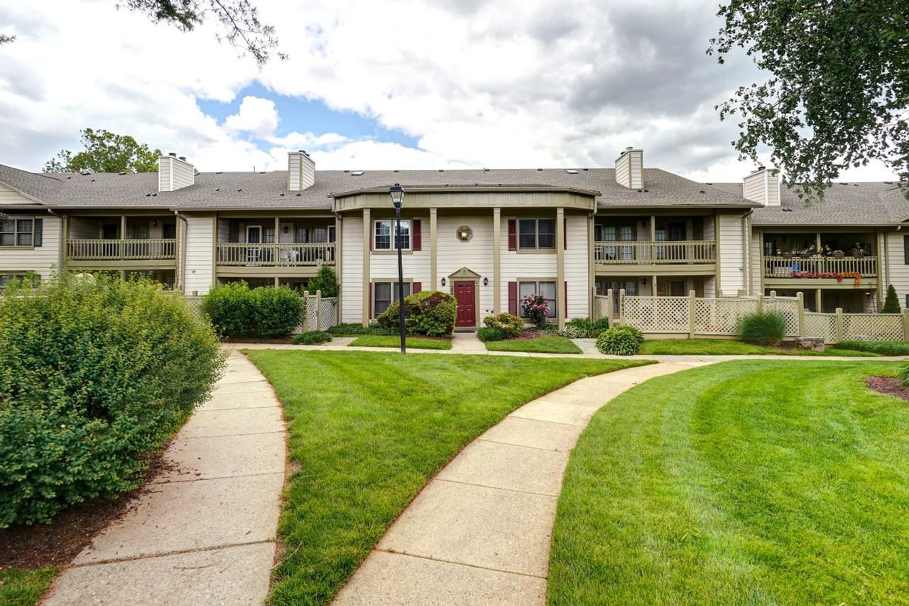 20649 Shadyside Way #B - Photo 2 of 30