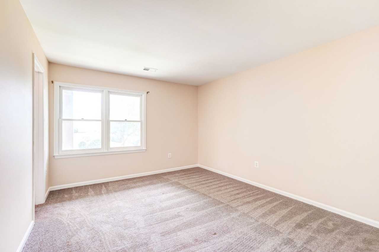 20649 Shadyside Way #B - Photo 7 of 30