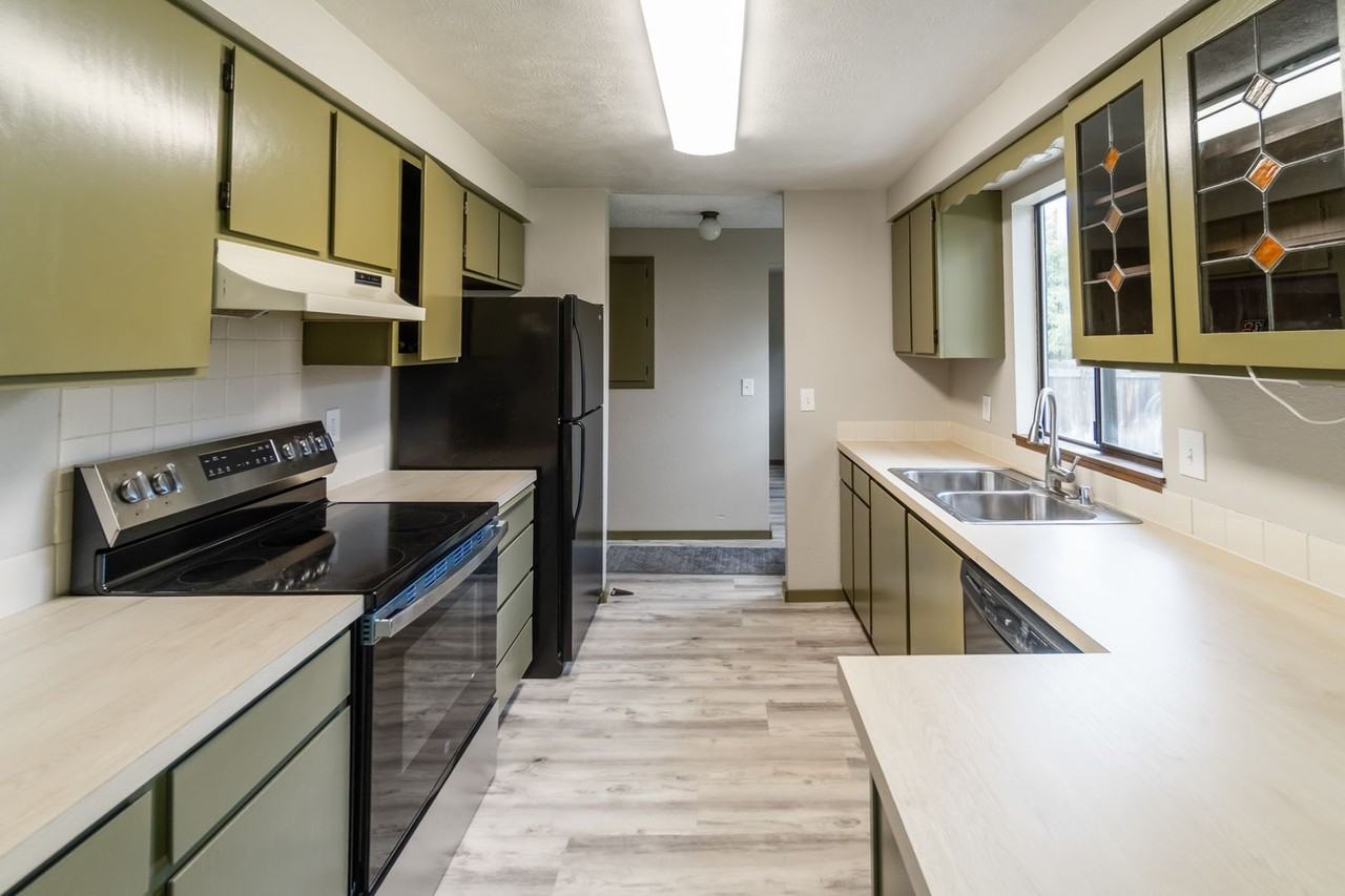 9514 N Howard St - Photo 2 of 30