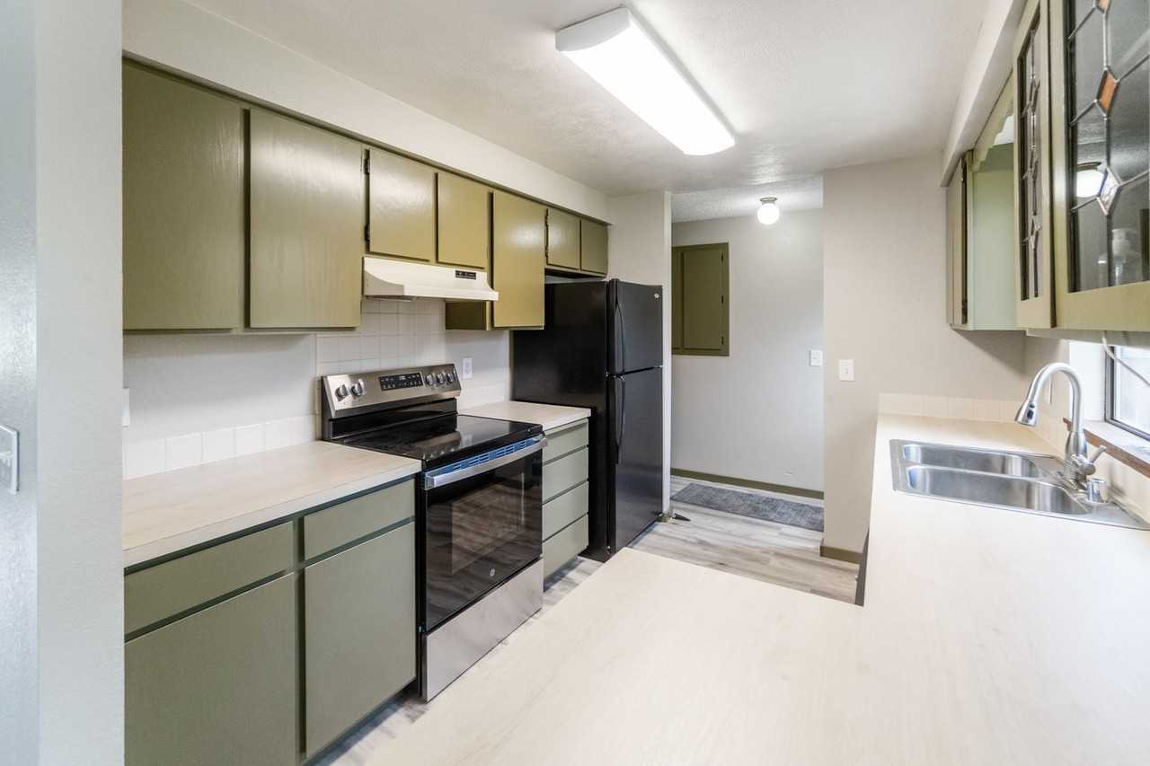 9514 N Howard St - Photo 3 of 30